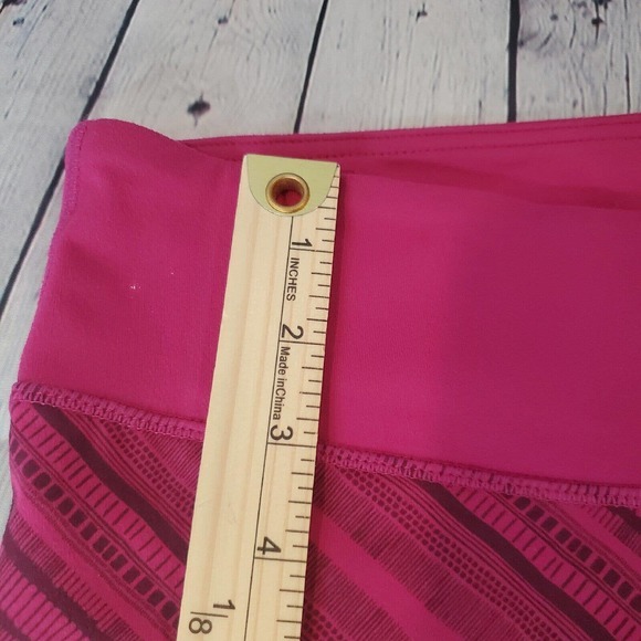 Fabletics Leggings Size XL Purple Print Stretch High Waisted Ankle - Picture 11 of 11